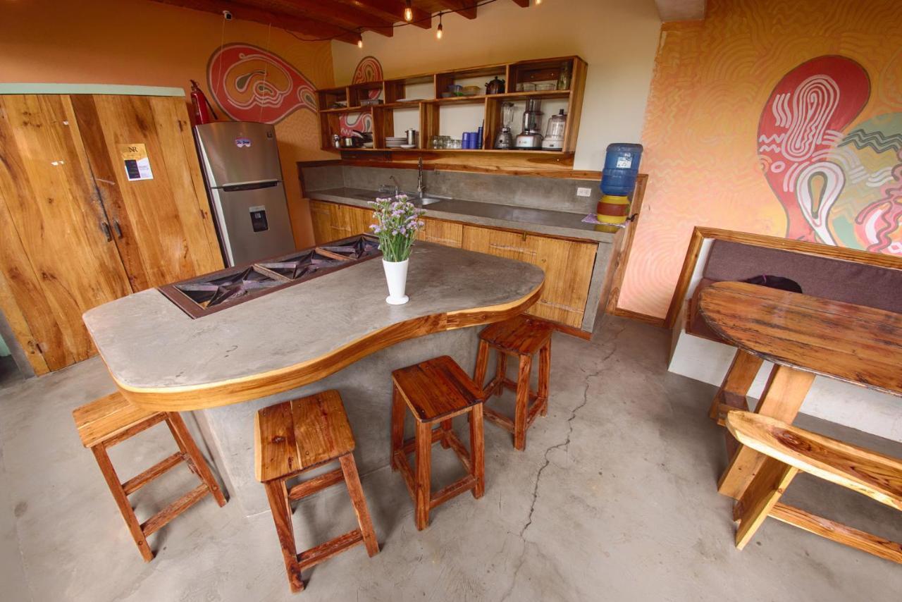 Vistamar Guest House アヤンペ エクステリア 写真