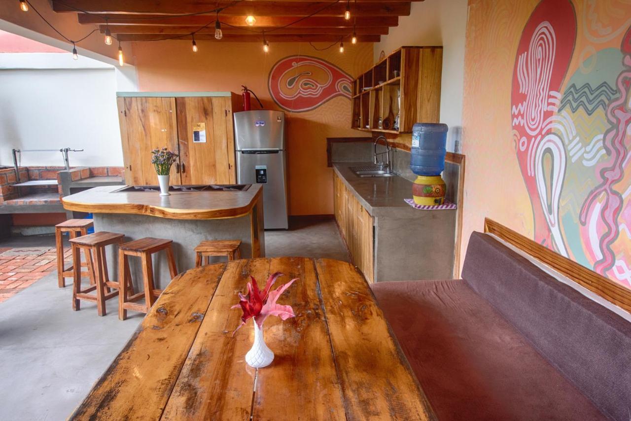 Vistamar Guest House アヤンペ エクステリア 写真